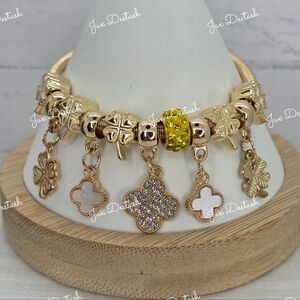 Gold Clover Charm Bracelet BR233